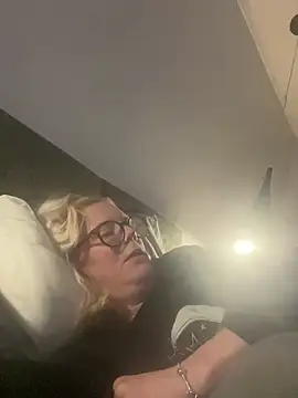 Snapshot of Amelie_BlondeXX chatting on March 2, 2026, 10:22 am Amelie BlondeXX online show from March 2, 2026, 10:22 am