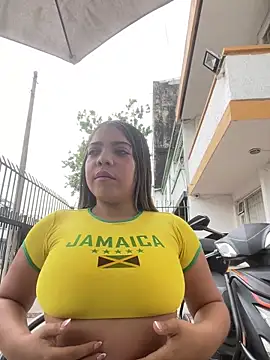 AdaPink  online show from April 17, 2026, 3:37 pm