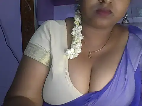 Snapshot of Tamil_Kuttyma chatting on June 3, 2026, 2:33 pm Tamil Kuttyma online show from June 3, 2026, 2:33 pm