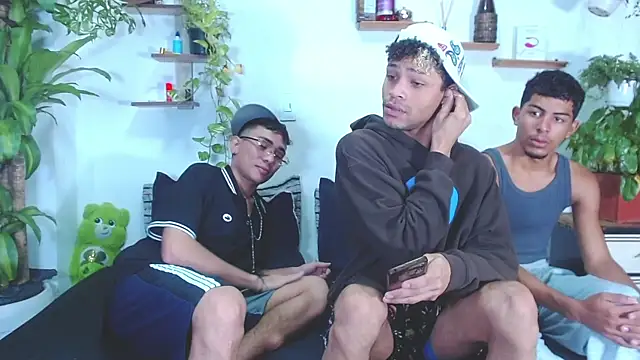 Snapshot of Lunar_Boys chatting on February 26, 2026, 12:16 pm Lunar Boys online show from February 26, 2026, 12:16 pm