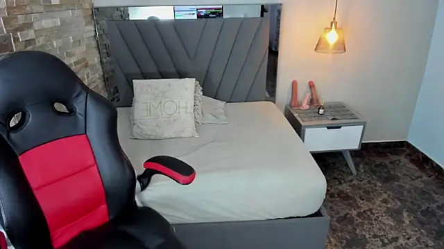 LUCIA KHAN online show from March 11, 2026, 7:19 pm