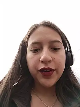 Snapshot of MaskedLatinaX chatting on May 13, 2026, 2:46 pm MaskedLatinaX online show from May 13, 2026, 2:46 pm