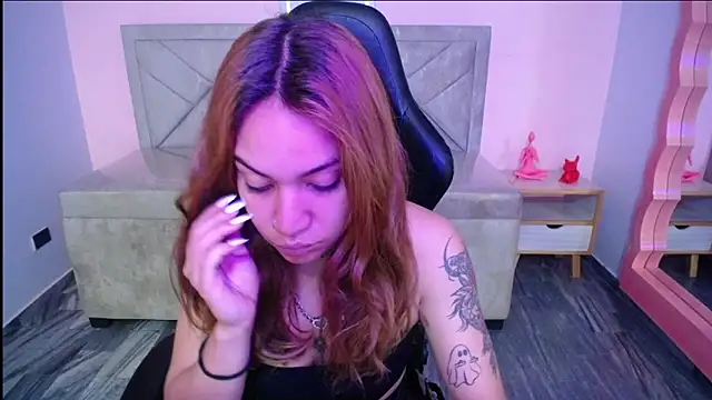 Andrea ch01 online show from February 28, 2026, 7:35 pm