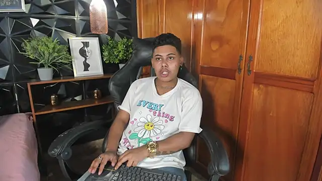 Noha  scott online show from March 28, 2026, 2:07 pm