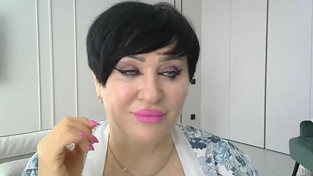 Kleotempt online show from April 17, 2026, 11:46 am