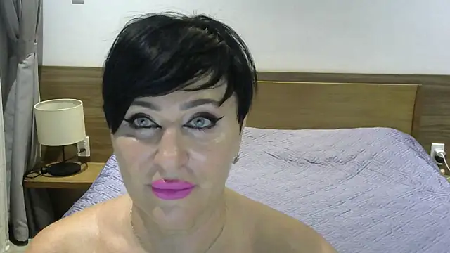 Snapshot of Kleotempt chatting on July 15, 2026, 5:53 pm Kleotempt online show from July 15, 2026, 5:53 pm