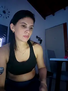 sashaaqueen online show from March 13, 2026, 5:23 am