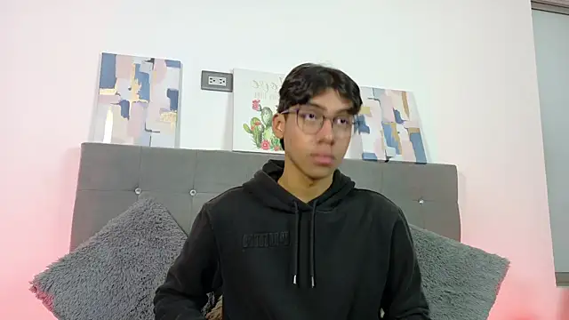 Snapshot of Eros_Lux chatting on June 10, 2026, 12:28 pm Eros Lux online show from June 10, 2026, 12:28 pm