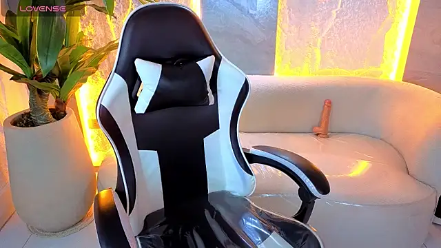 Snapshot of ashelyy_tp chatting on February 26, 2026, 12:54 am ashelyy tp online show from February 26, 2026, 12:54 am