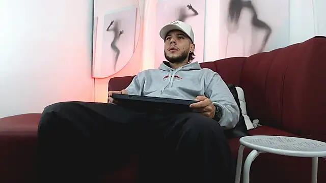 Snapshot of luxesmith chatting on February 27, 2026, 2:34 am luxesmith online show from February 27, 2026, 2:34 am