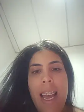 Snapshot of Perla_bella chatting on March 3, 2026, 11:28 am Perla bella online show from March 3, 2026, 11:28 am