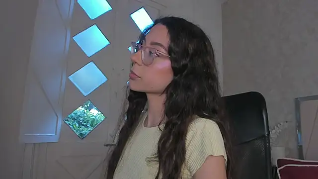 Arii wilde online show from April 9, 2026, 1:50 pm