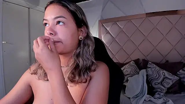 Snapshot of dulce_lyraa1 chatting on June 26, 2026, 5:13 am dulce lyraa1 online show from June 26, 2026, 5:13 am