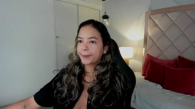 dulce lyraa1 online show from March 7, 2026, 5:25 am