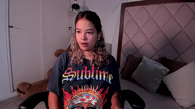 Snapshot of dulce_lyraa1 chatting on July 13, 2026, 3:39 am dulce lyraa1 online show from July 13, 2026, 3:39 am