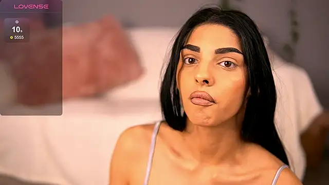 AvaCalvert online show from April 17, 2026, 7:06 pm