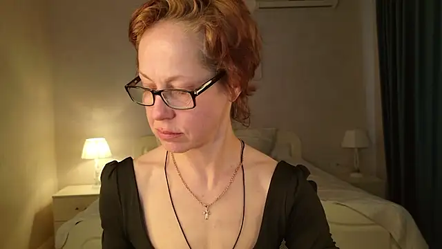 LioraWeiss online show from March 26, 2026, 9:51 am