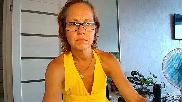 Snapshot of LioraWeiss chatting on July 12, 2026, 9:54 am LioraWeiss online show from July 12, 2026, 9:54 am