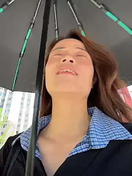 Mia-lp online show from April 18, 2026, 1:30 am