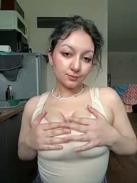 sweetllulus online show from March 27, 2026, 1:34 pm