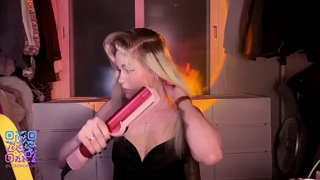 LisaNelsona online show from February 26, 2026, 2:39 pm