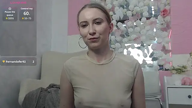 Snapshot of EmberLuna_ chatting on June 5, 2026, 6:18 am EmberLuna online show from June 5, 2026, 6:18 am