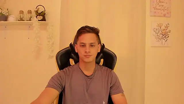 Snapshot of sexy_andres01 chatting on April 30, 2026, 3:19 pm sexy andres01 online show from April 30, 2026, 3:19 pm