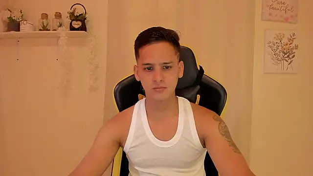Snapshot of sexy_andres01 chatting on April 27, 2026, 1:42 pm sexy andres01 online show from April 27, 2026, 1:42 pm