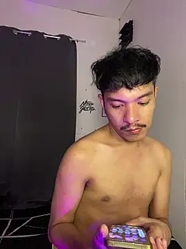 Snapshot of asian_darlingcummersxXx chatting on July 21, 2026, 3:35 pm asian darlingcummersxXx online show from July 21, 2026, 3:35 pm