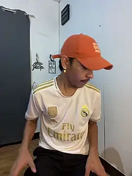 Snapshot of asian_darlingcummersxXx chatting on June 20, 2026, 8:36 pm asian darlingcummersxXx online show from June 20, 2026, 8:36 pm
