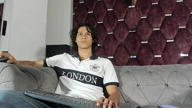 Snapshot of TonyBenedetti chatting on May 21, 2026, 9:01 pm TonyBenedetti online show from May 21, 2026, 9:01 pm