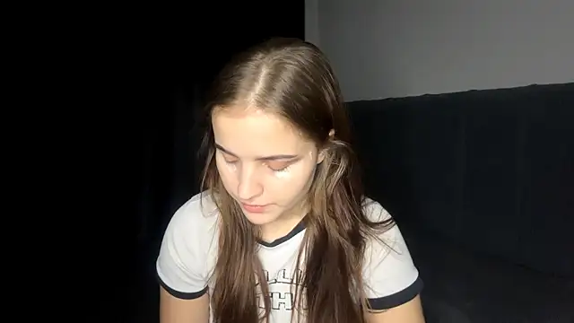 LowriseZiziphus online show from February 28, 2026, 3:22 pm