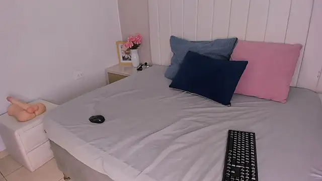 Snapshot of sophia_walkett_ chatting on June 27, 2026, 2:45 pm sophia walkett online show from June 27, 2026, 2:45 pm