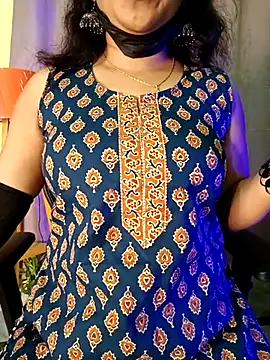 Snapshot of Kritika05 chatting on June 9, 2026, 7:04 pm Kritika05 online show from June 9, 2026, 7:04 pm