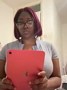 sweetzberri2 online show from February 28, 2026, 7:24 pm