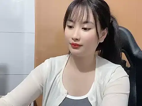 Sunny2868 online show from March 4, 2026, 2:25 pm