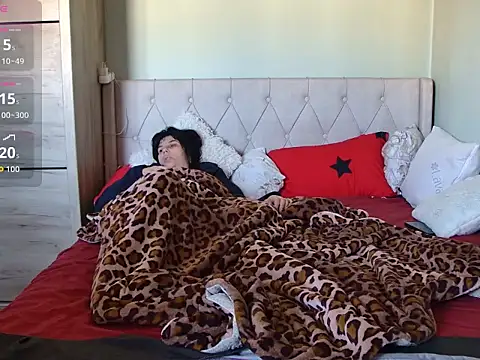 Snapshot of tess1980 chatting on February 27, 2026, 7:19 am tess1980 online show from February 27, 2026, 7:19 am