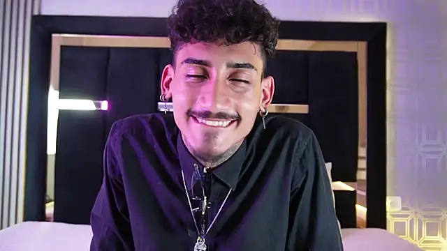 Dark Eros  online show from March 6, 2026, 8:04 pm