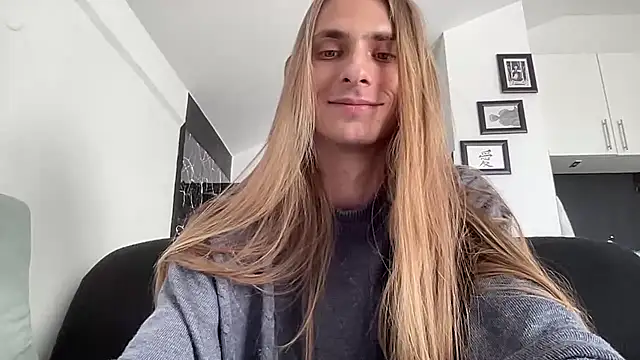 Snapshot of mi_chyort chatting on February 28, 2026, 1:11 pm mi chyort online show from February 28, 2026, 1:11 pm