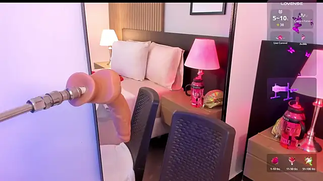 lanna doll  online show from April 9, 2026, 12:11 pm