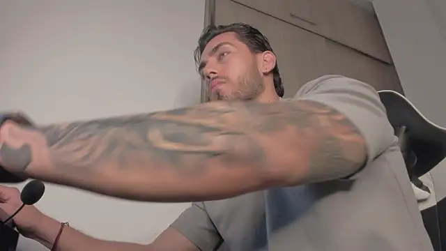 Axel  Blaze online show from March 17, 2026, 12:19 pm