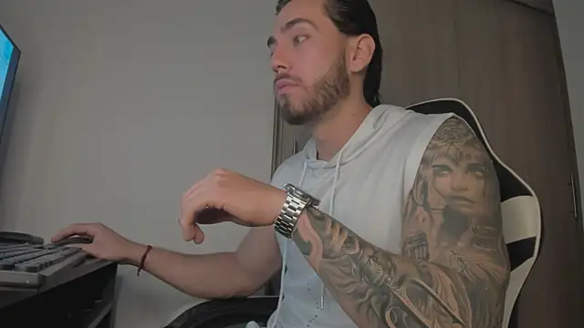 Axel  Blaze online show from May 7, 2026, 12:41 pm