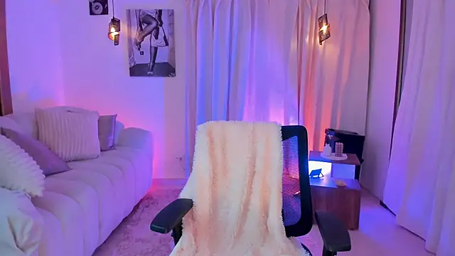 Snapshot of IsabellaLux_ chatting on June 28, 2026, 8:26 pm IsabellaLux online show from June 28, 2026, 8:26 pm