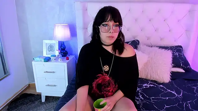 Ivi jones  online show from March 9, 2026, 7:17 pm