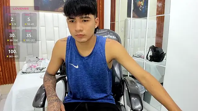 Snapshot of Thiago_collinss chatting on July 18, 2026, 10:29 pm Thiago collinss online show from July 18, 2026, 10:29 pm