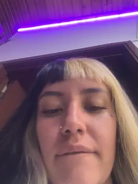 Snapshot of Sara_92 chatting on July 10, 2026, 6:30 pm Sara 92 online show from July 10, 2026, 6:30 pm