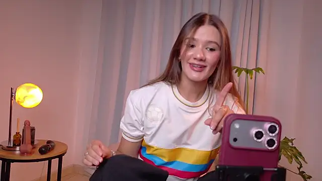 Mia Benett  online show from July 7, 2026, 1:14 pm
