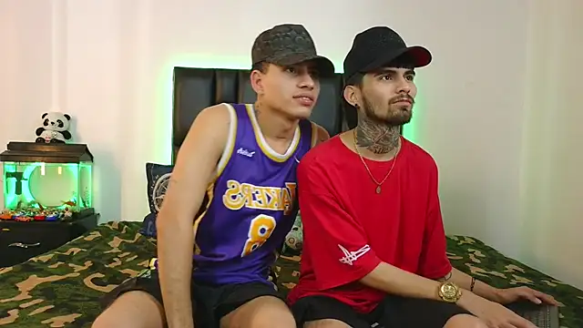 Dereek Hot online show from March 10, 2026, 3:32 am