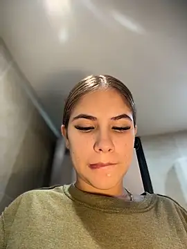 MiluRossee online show from April 15, 2026, 6:19 am