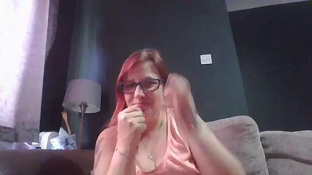 Snapshot of Curvy_Clare chatting on March 19, 2026, 11:21 am Curvy Clare online show from March 19, 2026, 11:21 am